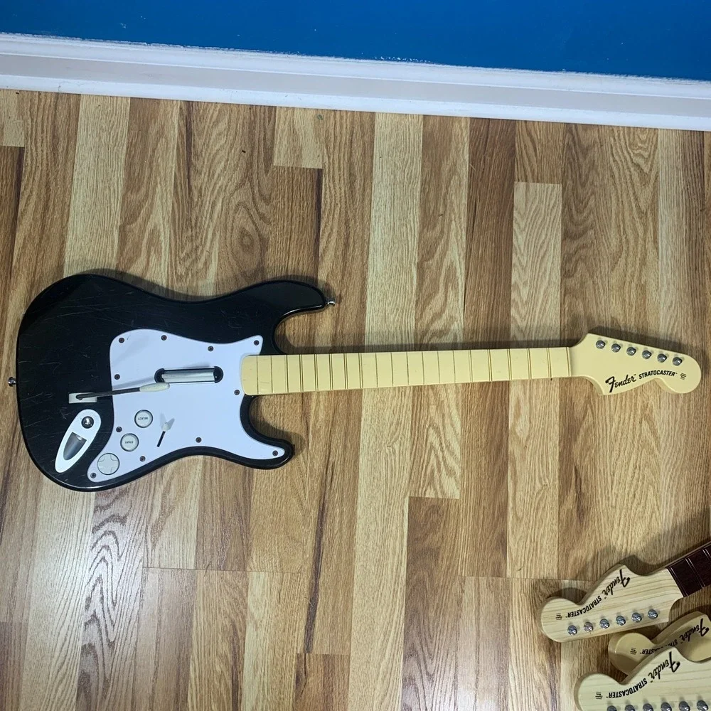 Lot of 6 Guitar Hero Rock Band Untested For Parts Repair No Dongles Guitars
